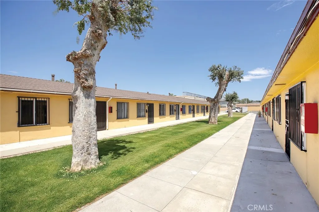 428 N Poplar Avenue, Montebello, California 90640 — photo 5