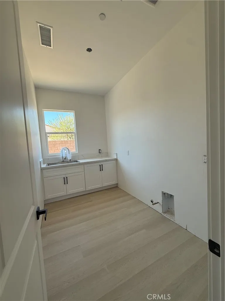 7928 Featherstone Ct, Riverside, California 92506 — photo 5