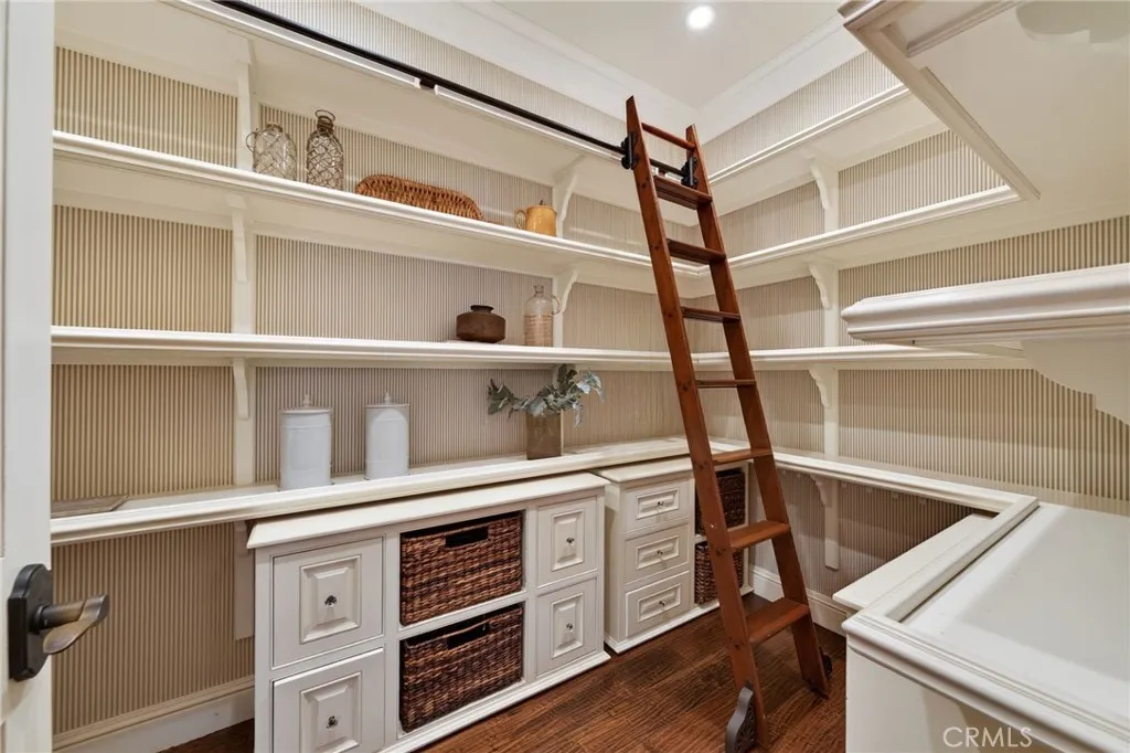 Walk In Pantry