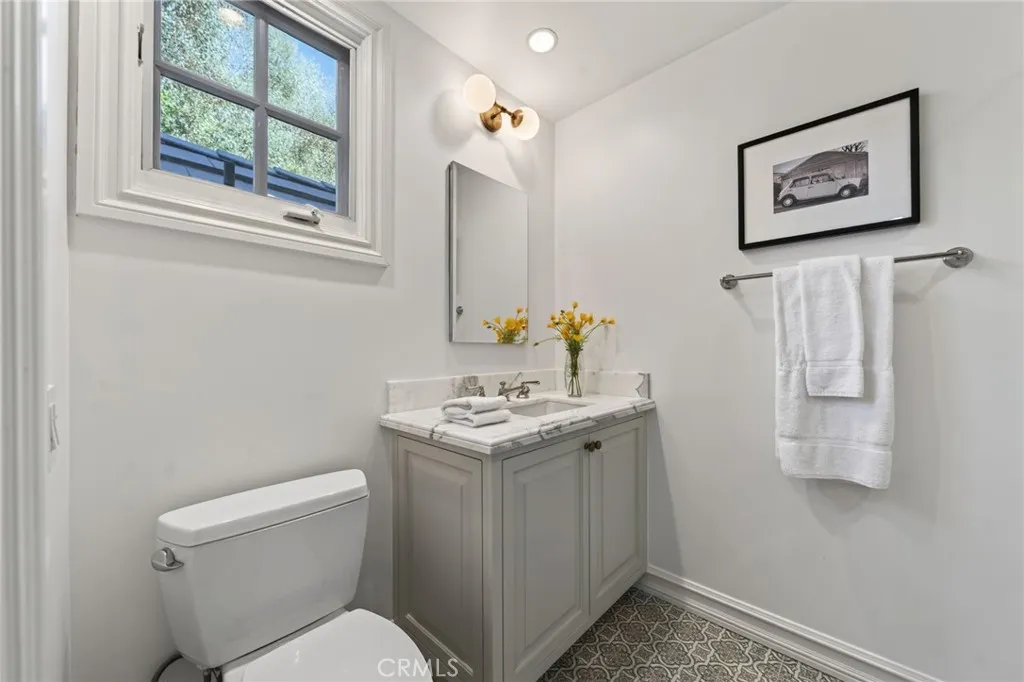 Upstairs Bedroom Bath En suite