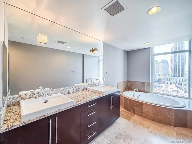 Primary Bath/Spa