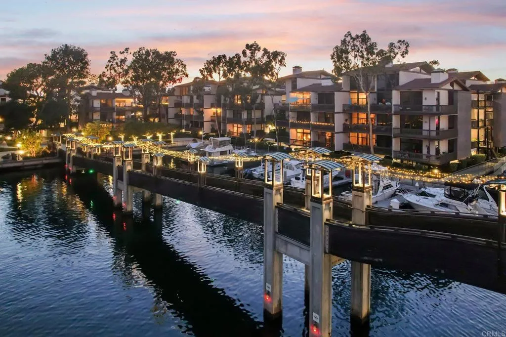7126 Marina Pacifica Dr