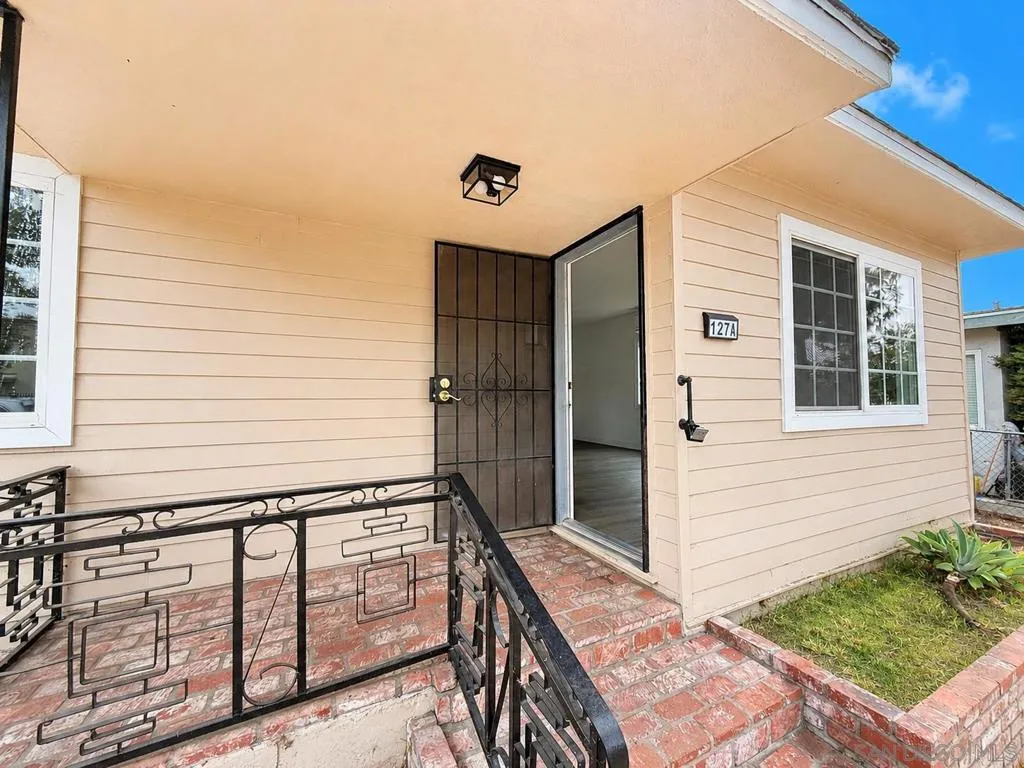 127 W 5th Ave, Escondido, California 92025 — photo 4