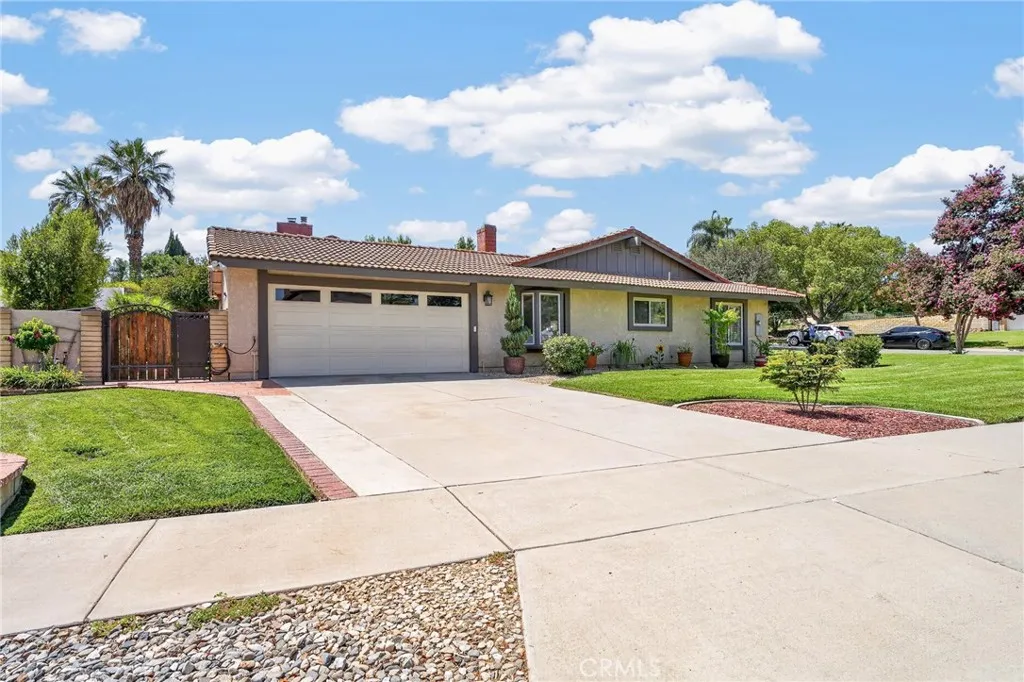 161 Channing, Redlands, California 92373 — photo 4