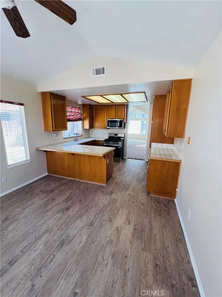 39611 Kilkare, Murrieta, California 92562 — photo 4