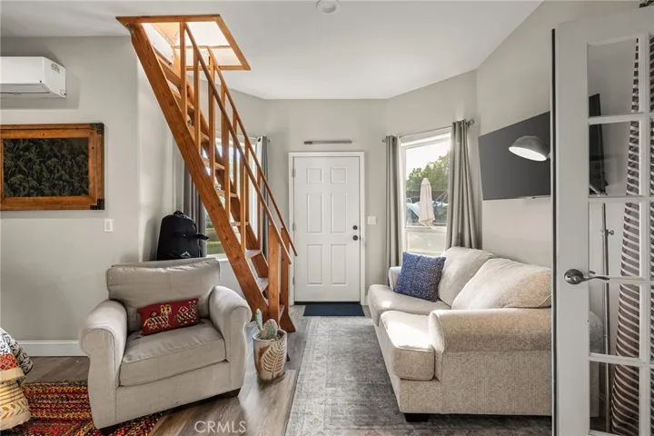 Separate office/guest suite