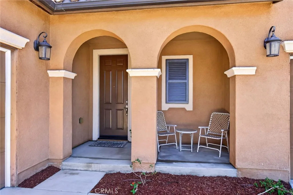 16796 Golden Bluff Loop, Riverside, California 92503 — photo 5