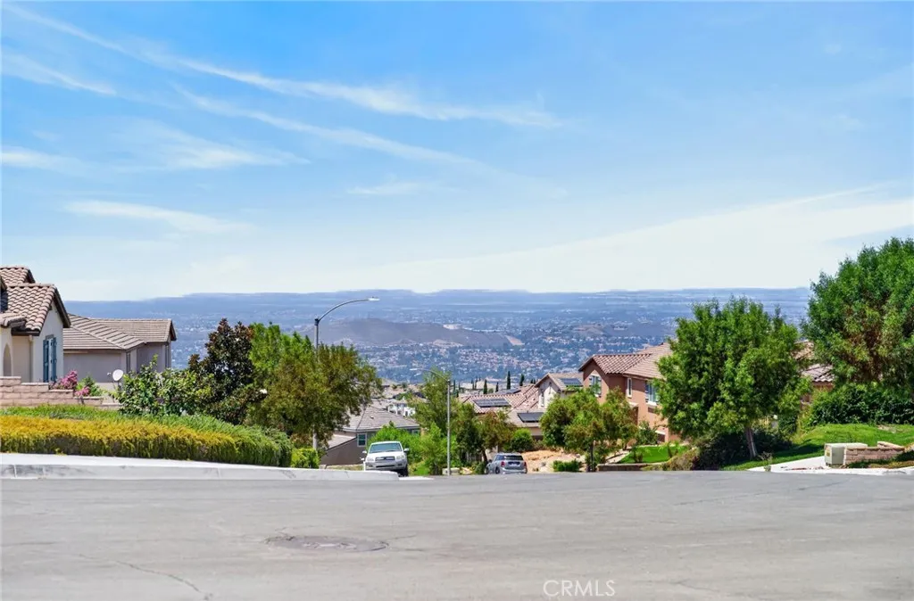 16796 Golden Bluff Loop, Riverside, California 92503 — photo 4
