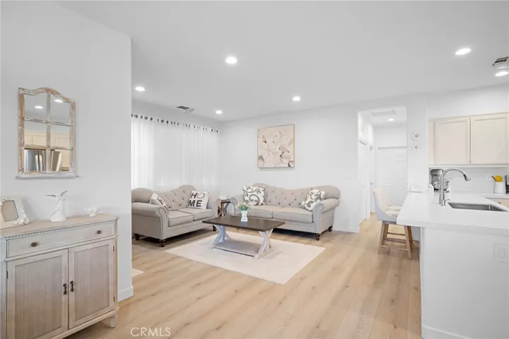 16739 Nicklaus Drive 25, Sylmar, California 91342 — photo 5