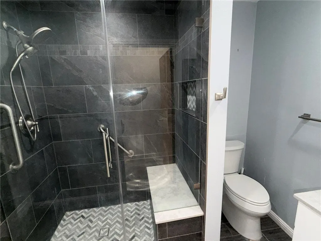 Main Level Bathroom Main Level Bathroom