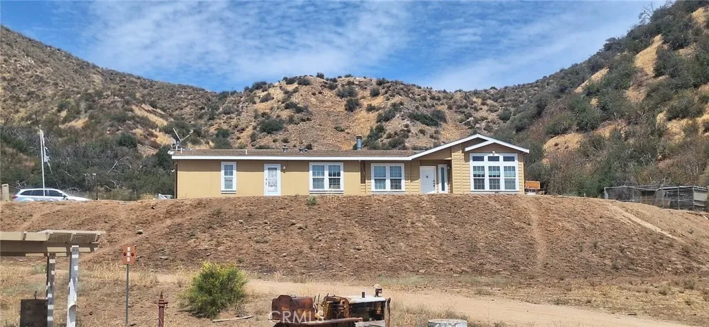 9895 Mias Canyon