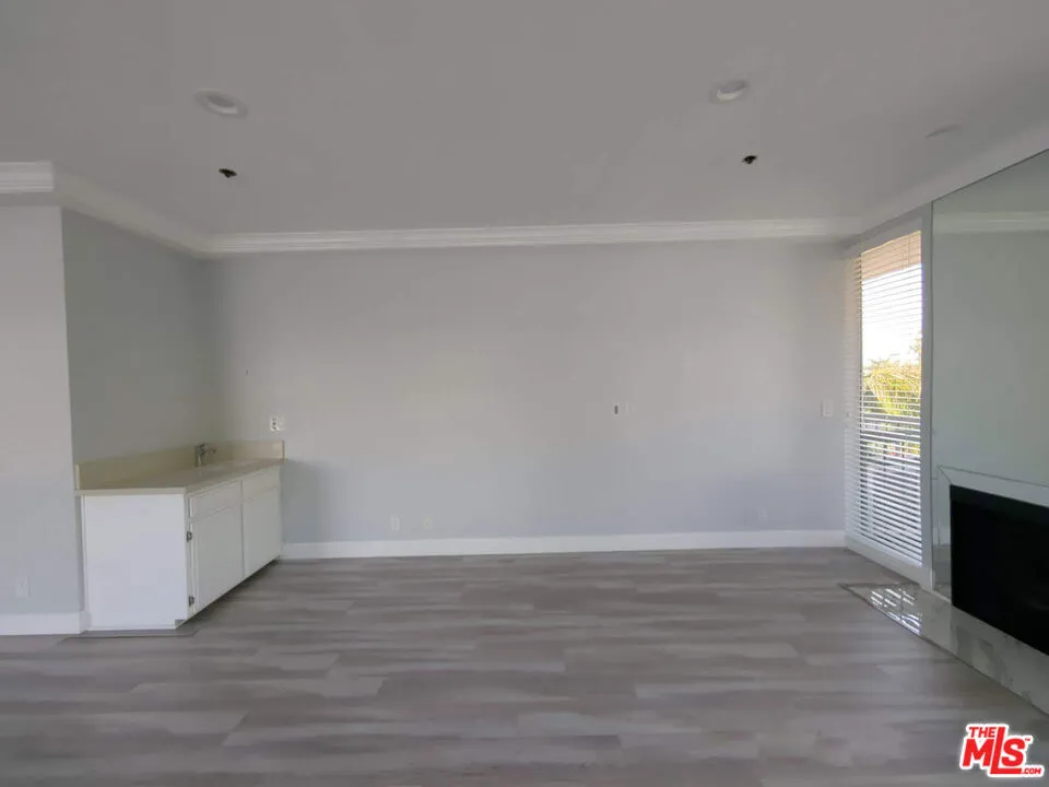 1844 Thayer Avenue 202, Los Angeles, California 90025 — photo 5