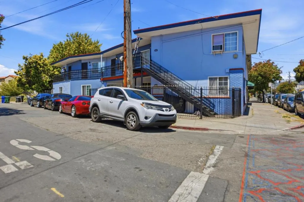 3050 Davis Street, Oakland, California 94601 — photo 4