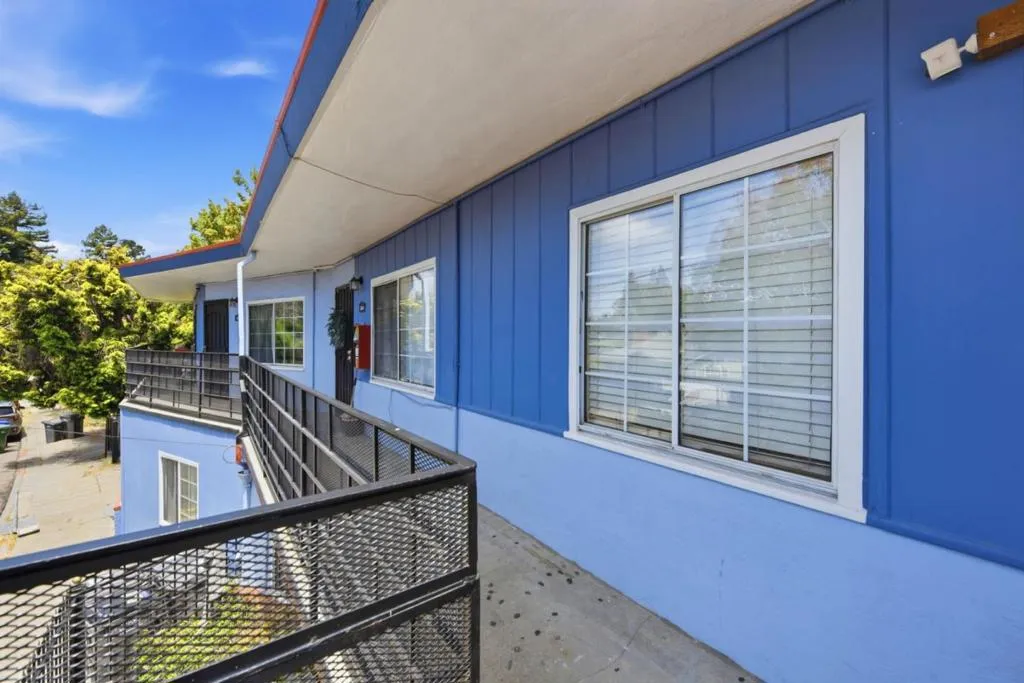 3050 Davis Street, Oakland, California 94601 — photo 5