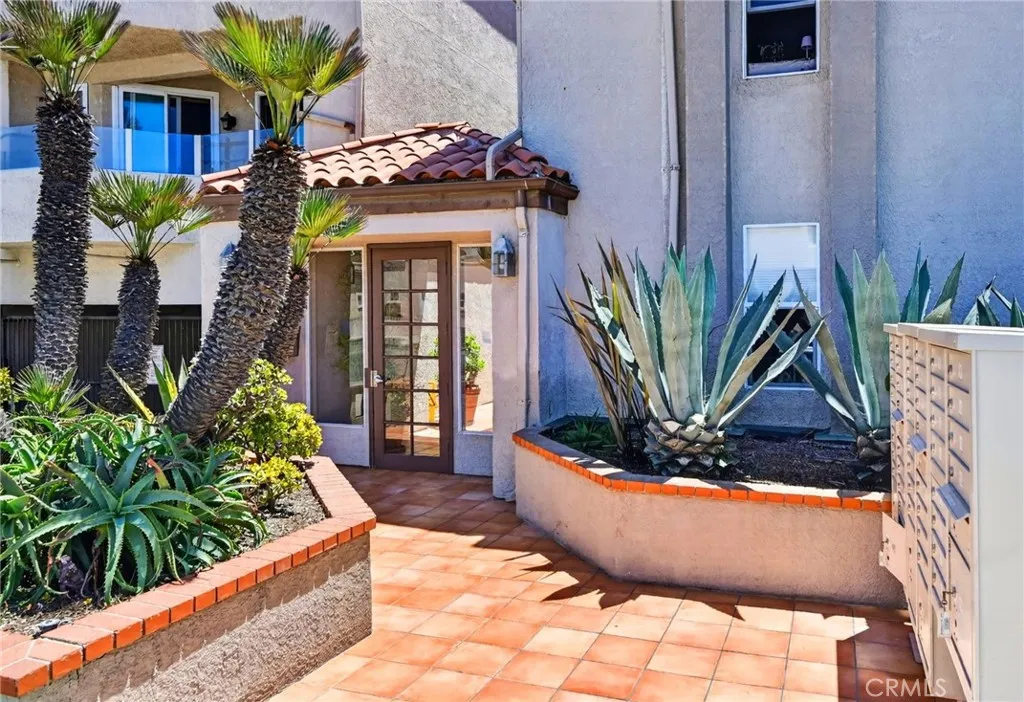 Entrance into the Ocean Breeze Community