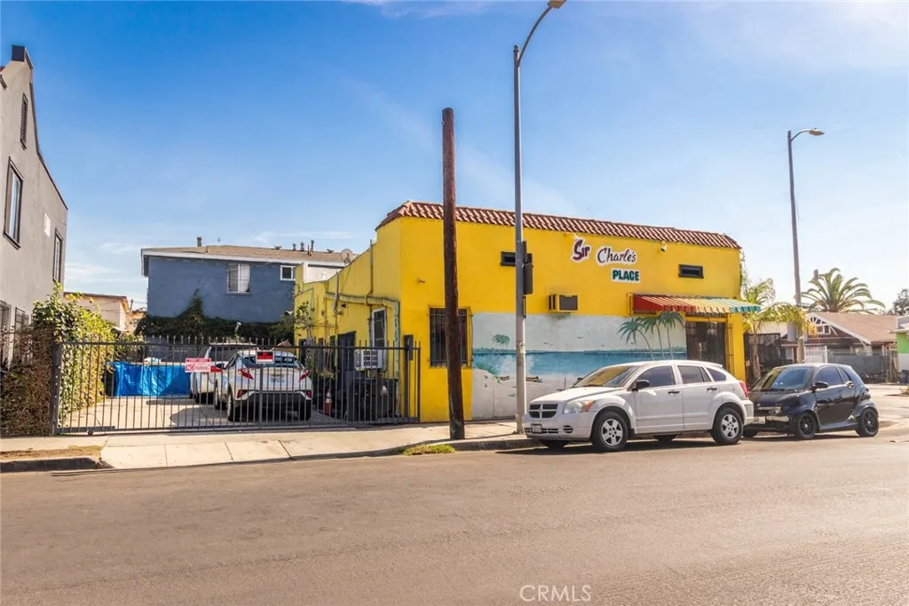 1425 W Jefferson, Los Angeles, California 90007 — photo 4