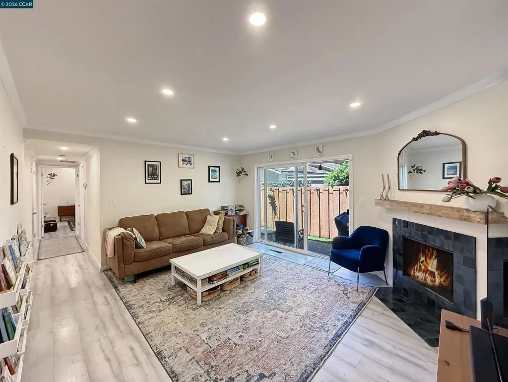 2548 Jones Rd