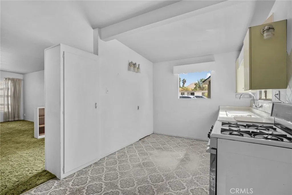 743 Arliss Street, Riverside, California 92507 — photo 5