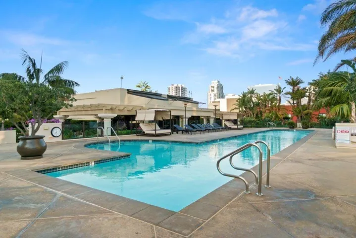 Swimming Pool/Hot Tub/Sauna