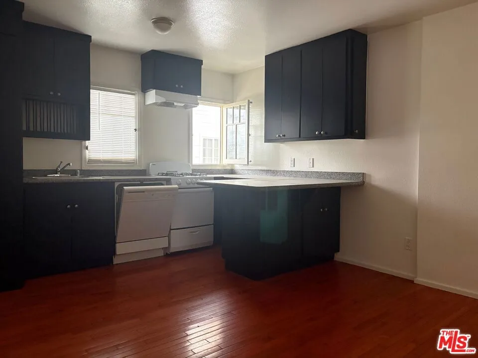 5th Ave C Kitchen 1.2