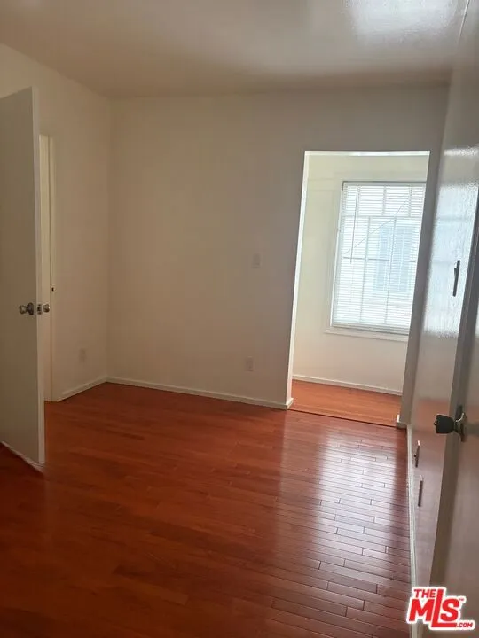 5th Ave C Livingroom