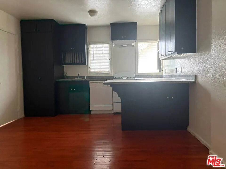 5th Ave C Kitchen 1.3