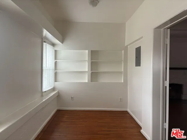 Unit F . 5TH Ave Dinning