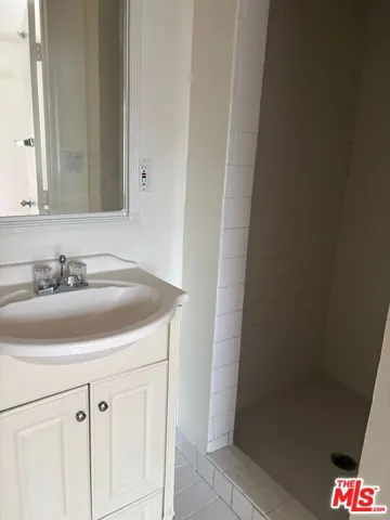 5th Ave C Bathroom 2.2