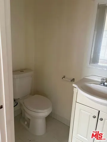 5th Ave C Bathroom 2.1