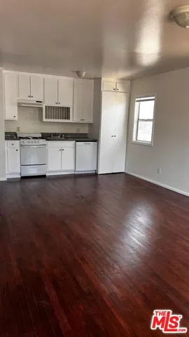 UNIT D 5th ave kitchen
