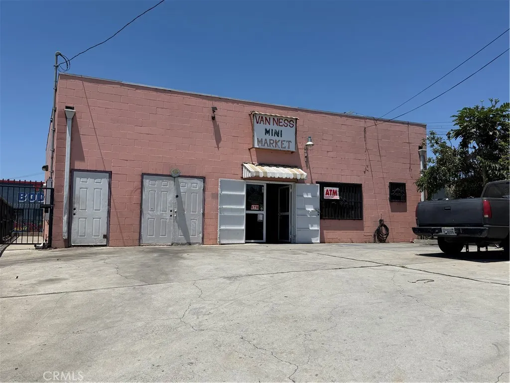 6130 S Van Ness