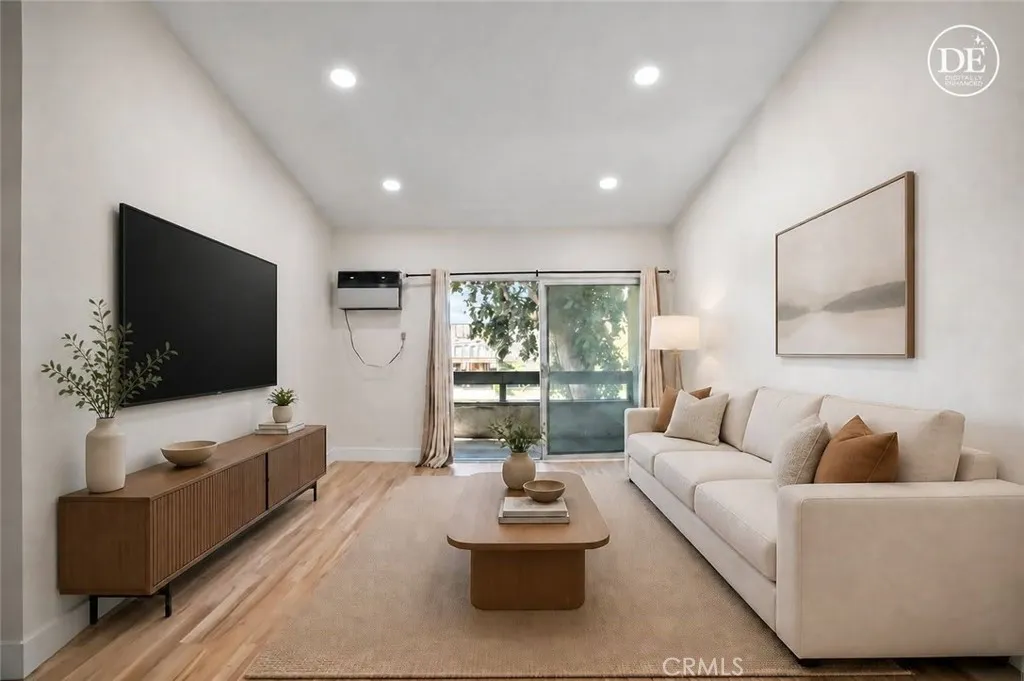 21801 Roscoe Boulevard 206, Canoga Park, California 91304 — photo 5