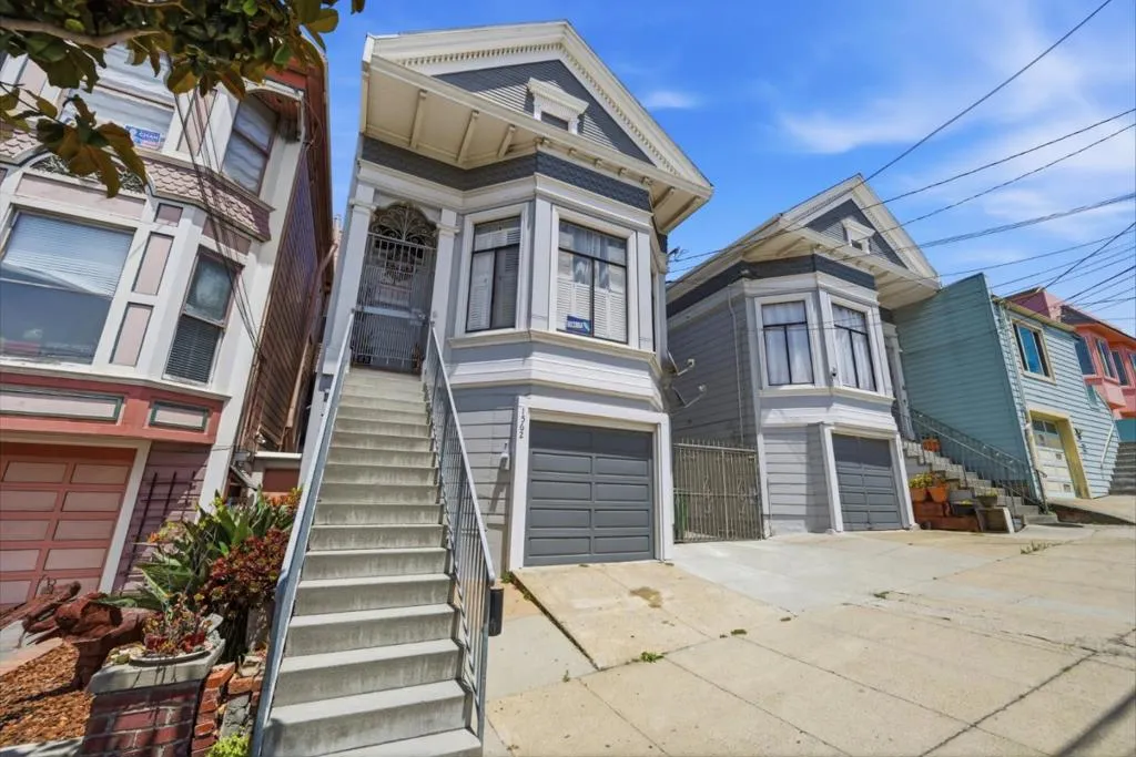 1560 Jerrold Ave