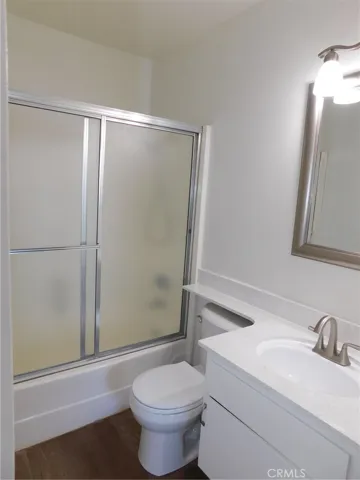 Upstairs Hall/Guest bathroom