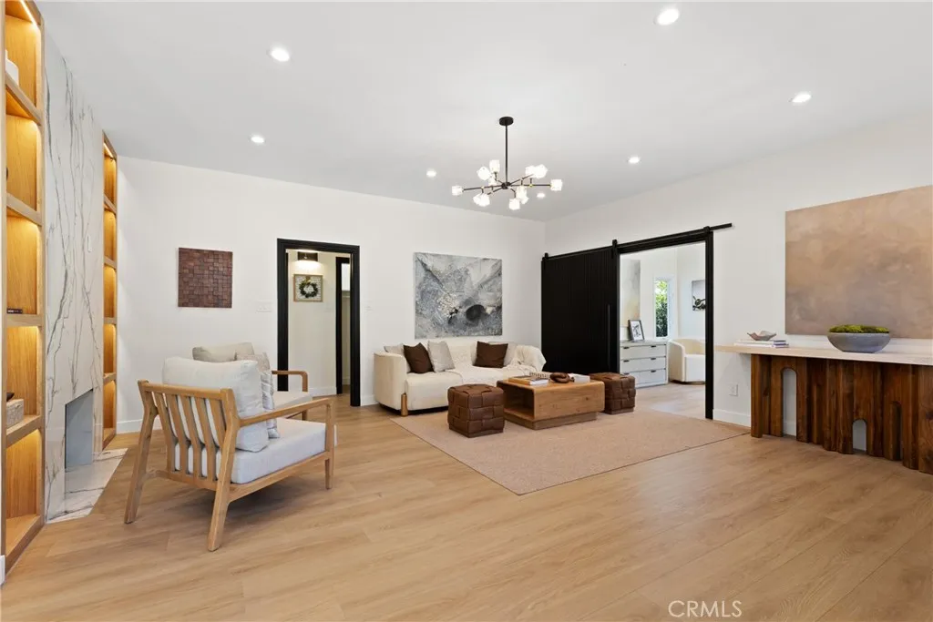 6016 N Woodlake Avenue, Woodland Hills, California 91367 — photo 5