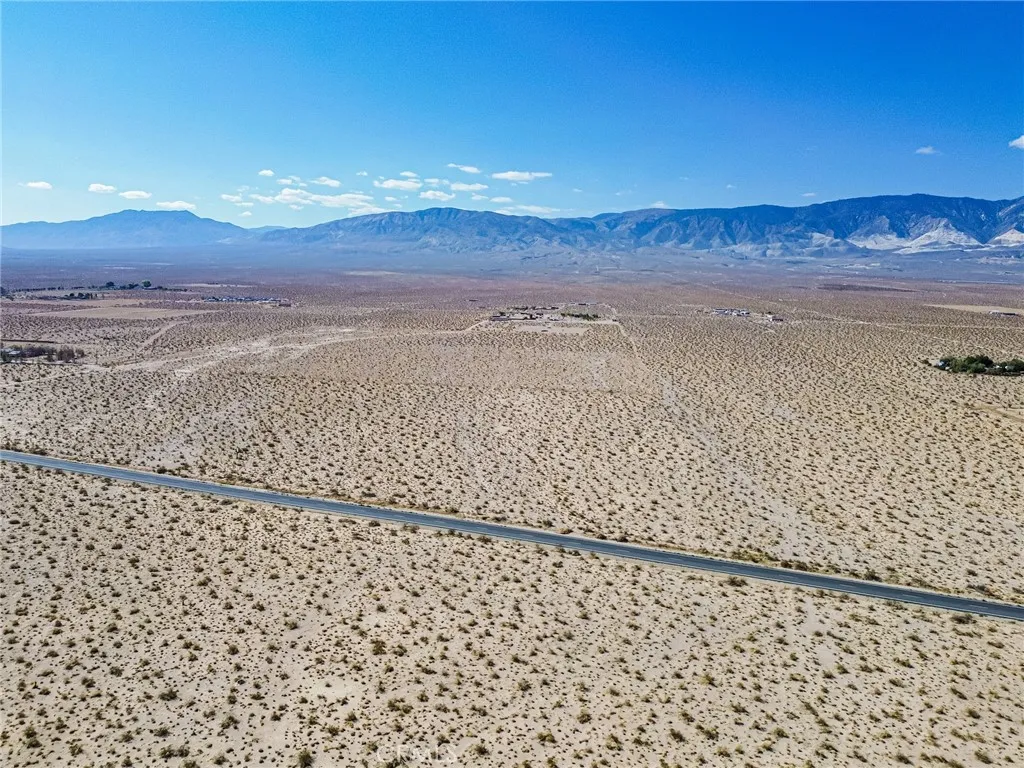38000 Old Woman Springs Road, Lucerne Valley, California 92356 — photo 5