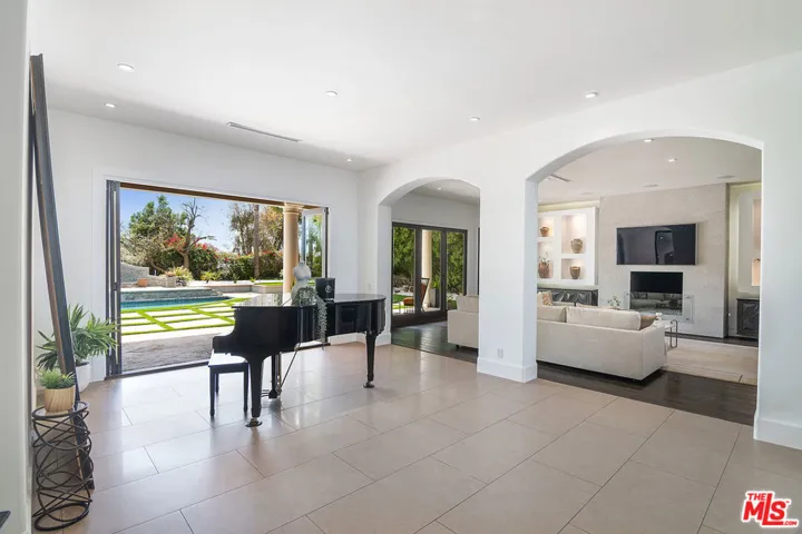 25522 Colette Way, Calabasas, California 91302 — photo 4