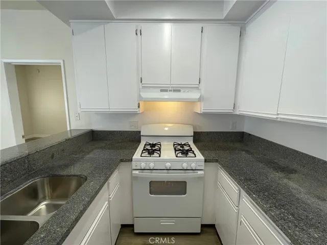 11459 Collins, North Hollywood, California 91601 — photo 4