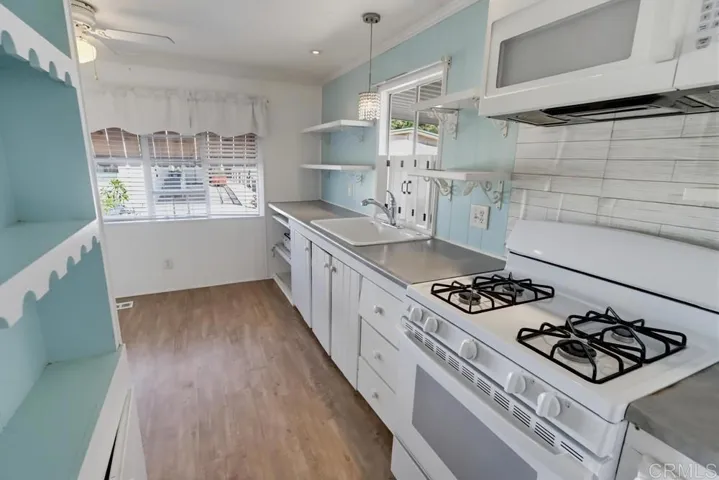 2130 Sunset Drive 104, Vista, California 92081 — photo 5