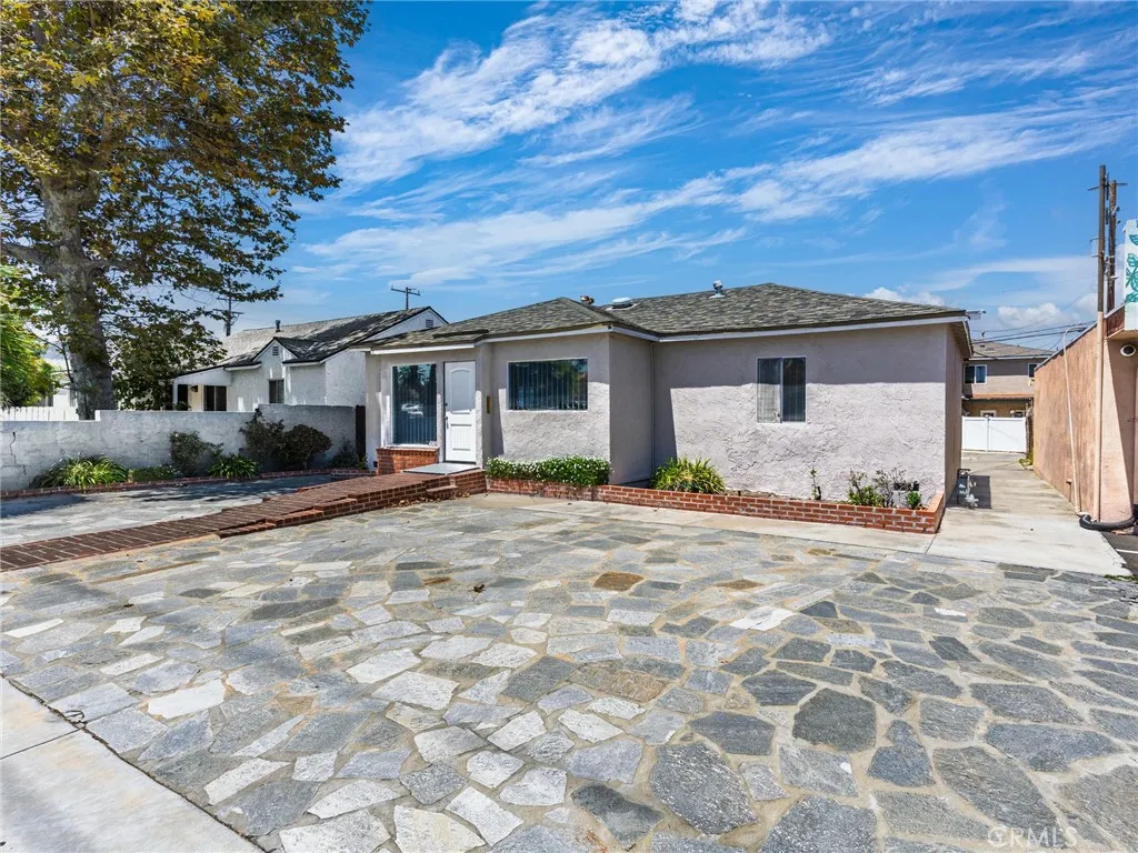 4307 Redondo Beach Blvd