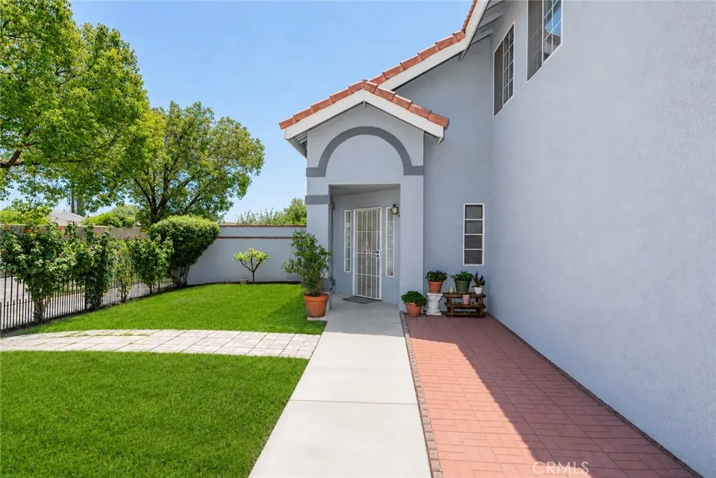 27495 Silverberry, Highland, California 92346 — photo 4