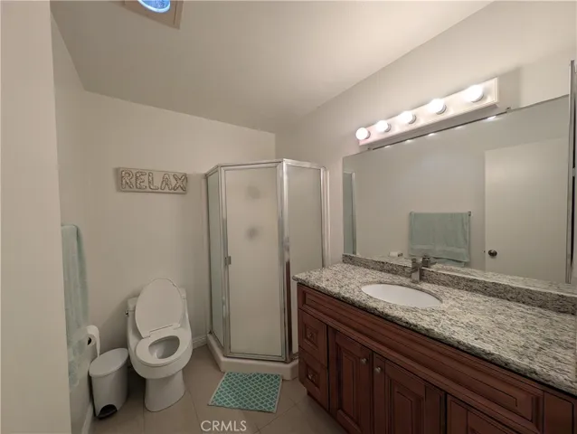 Full Bathroom 1