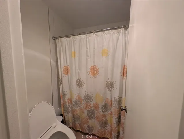 Full Bathroom 2