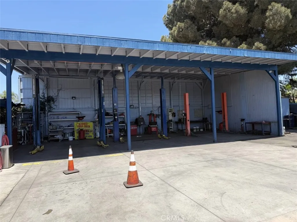 360 N Central, Upland, California 91786 — photo 5