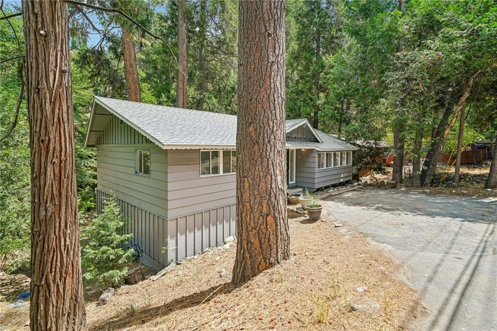 24978 Faulhorn, Crestline, California 92325 — photo 5