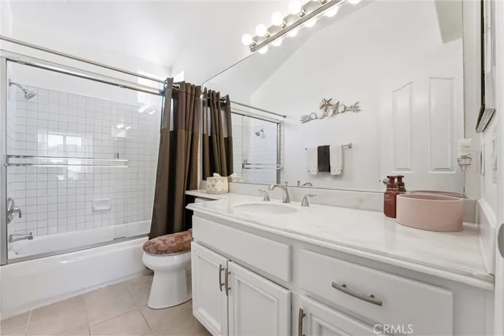 2nd floor bathroom for smaller bedroom upstairs