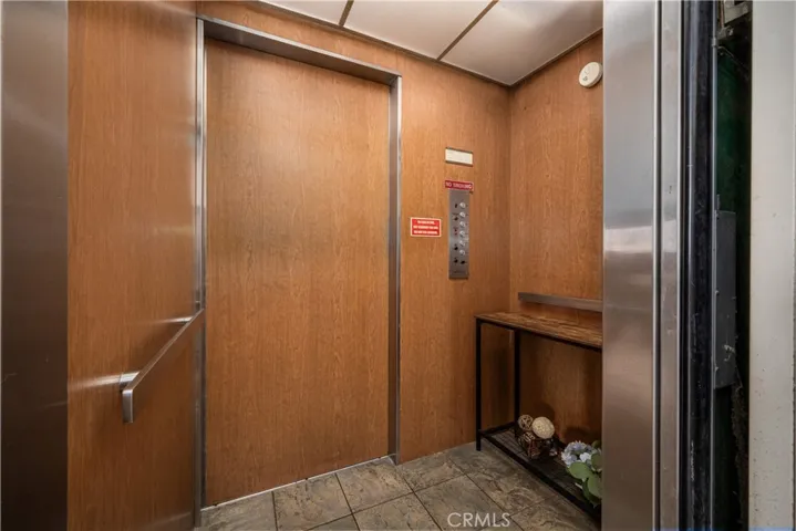 Elevator Drop Directly Into Foyer Of The Unit!