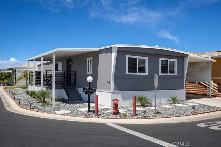 Great corner house. Fabulous location in park.