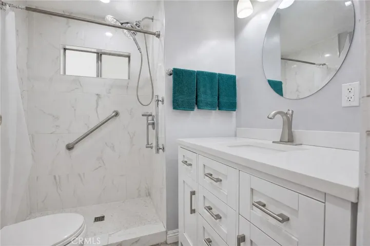 Bathroom 2.