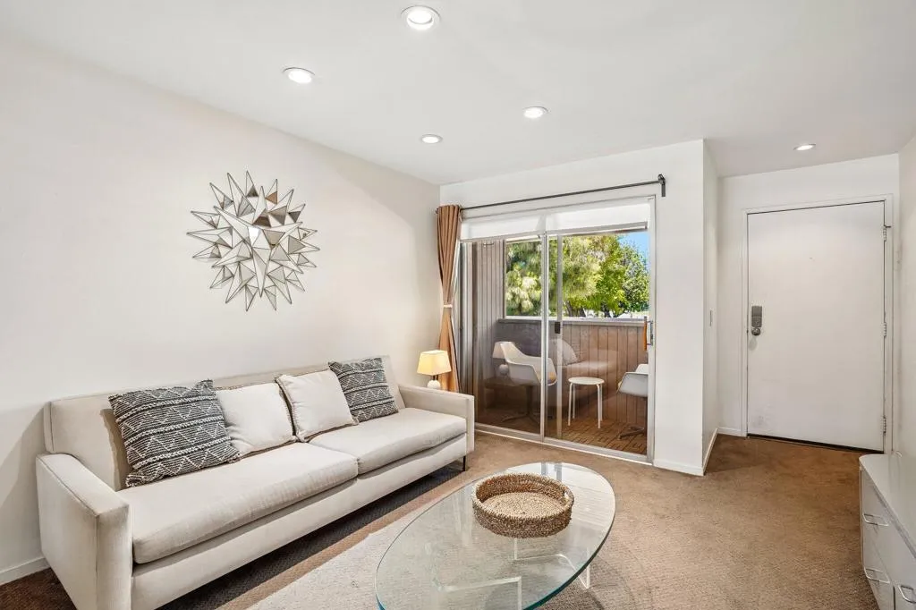 550 N Villa Court 205, Palm Springs, California 92262 — photo 5
